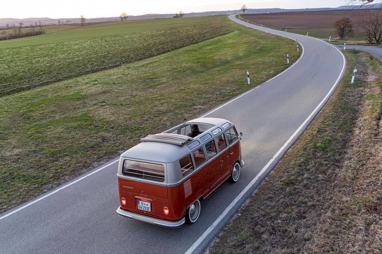 Volkswagen E Bulli Concept 10