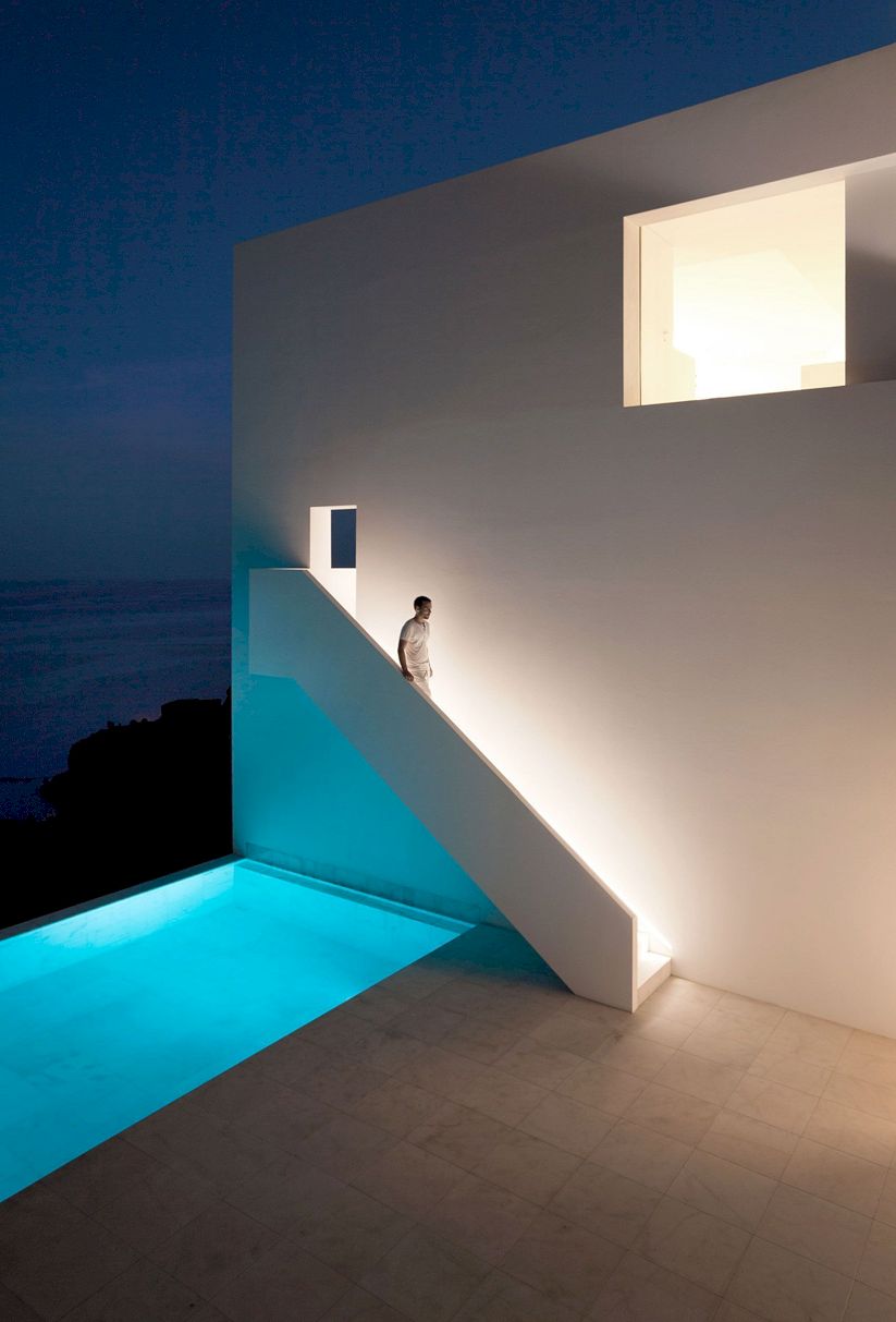 House On The Cliff By Fran Silvestre Arquitectos 3